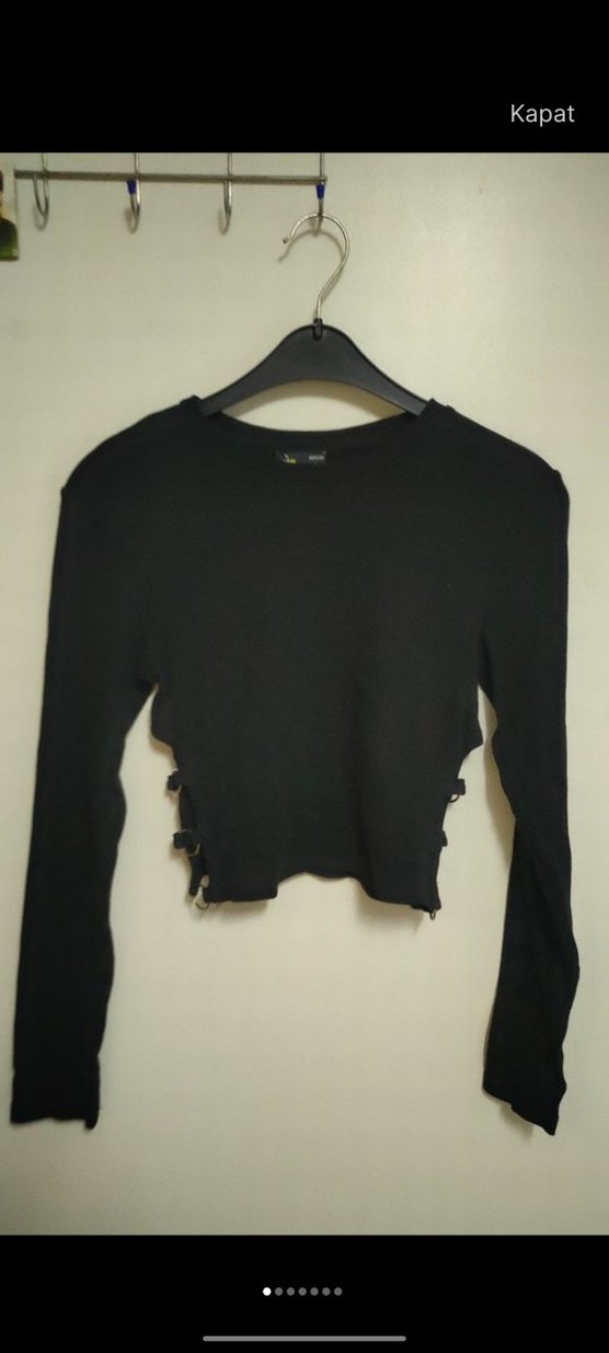 takma kirpik ve beyaz topuklu ve siyah body - Görsel 3