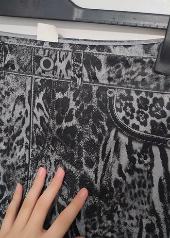 Gri Zebra Desenli Kadın Tayt - Görsel 2