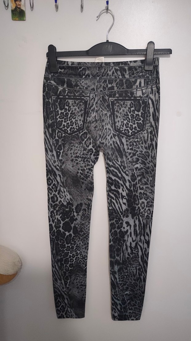 Gri Zebra Desenli Kadın Tayt - Görsel 4