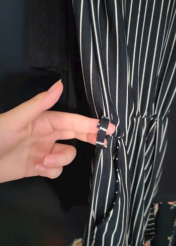 Çizgili Siyah Askılı Şortlu Kadın Tulum - Görsel 6