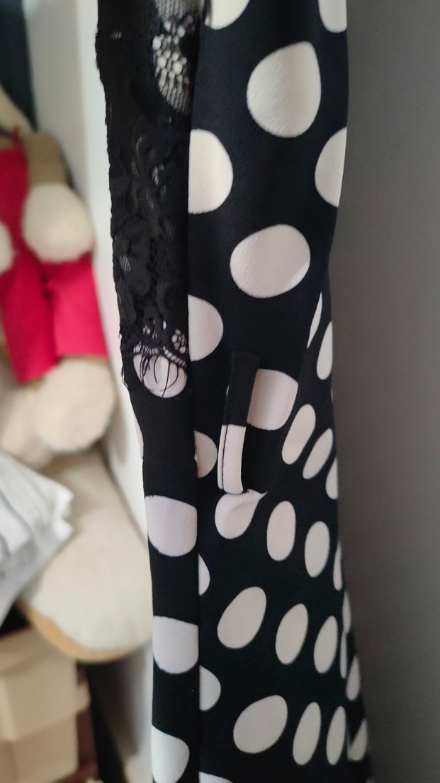 Dantel Detaylı Siyah Puantiyeli Kısa Elbise - Görsel 4