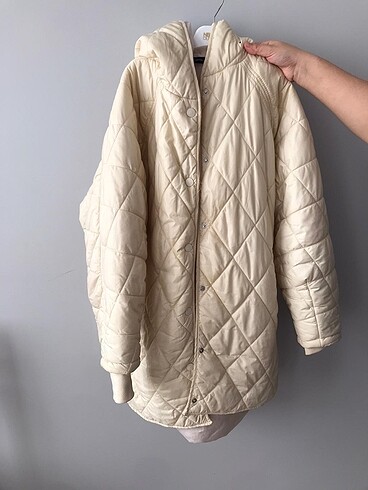 Trendyolmilla krem şişme mont