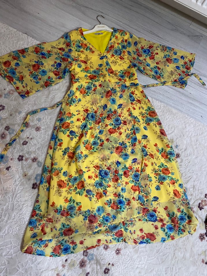 Sarı Çiçek Desenli Uzun astarlı Elbise - Görsel 4