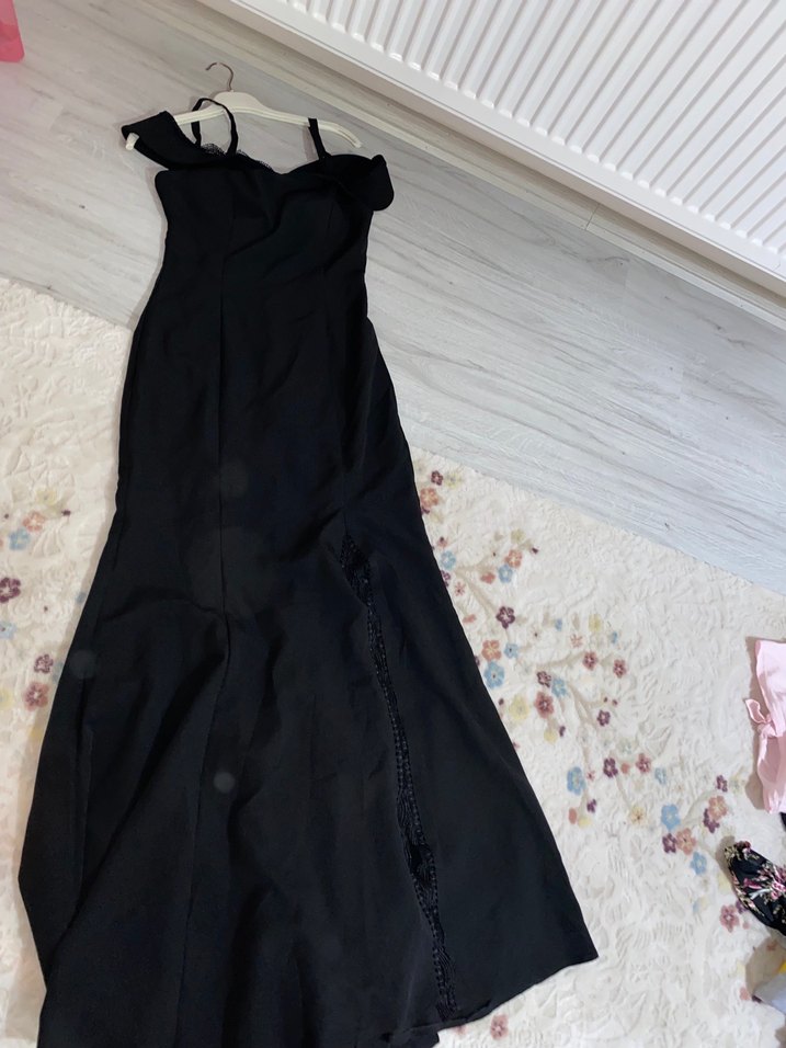 Siyah Uzun Drapeli Gotik Kadın Abiye önden yırtmaçlı 36 beden - Görsel 3