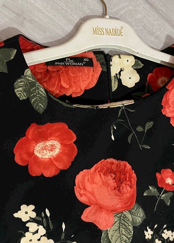 Kırmızı Çiçek Desenli Uzun Elbise L beden - Görsel 3