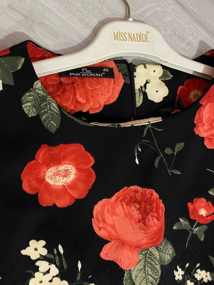 Kırmızı Çiçek Desenli Uzun Elbise L beden - Görsel 3