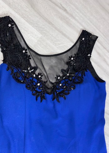 Mavi Uzun V Yaka Gece Elbisesi - Görsel 3