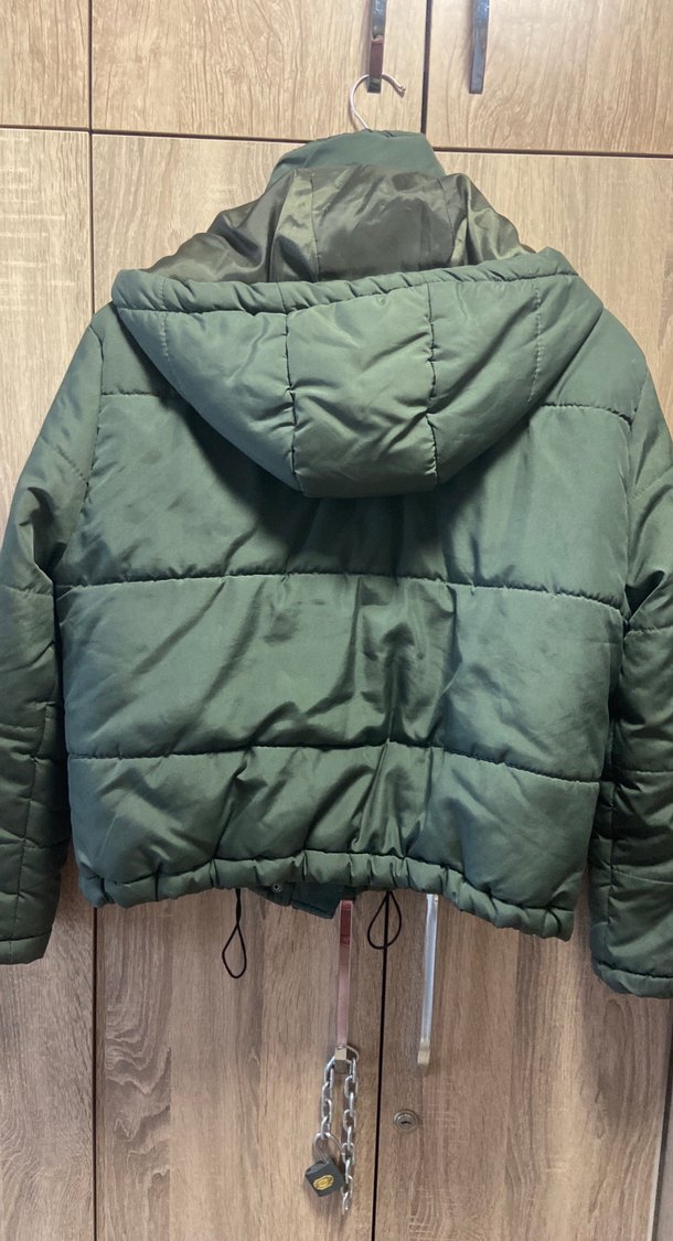 Düğmeli Kapüşonlu Yeşil Kadın Kışlık Mont - Görsel 2