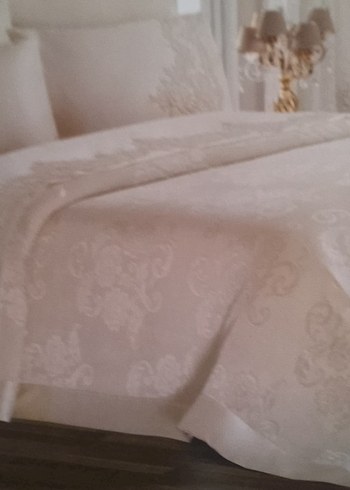 İşlemeli Nevresim Takımı - Görsel 4