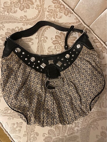 Guess canta