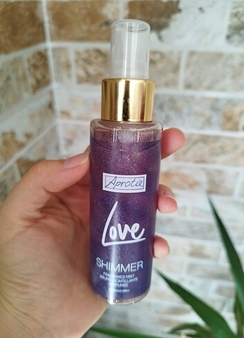 Aprotie Love Shimmer Fragrance Mist