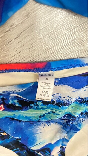 Diğer Dagi bikini