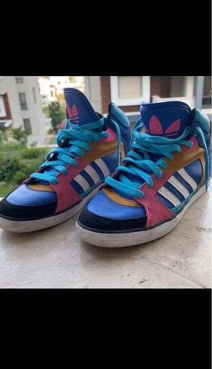 Adidas spor ayakkabı