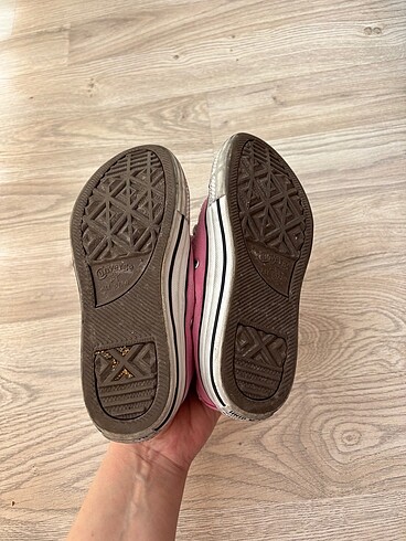 31 Beden pembe Renk Converse kız çoçuk sneakers