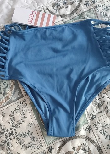 penti bikini alt. etiketli.
