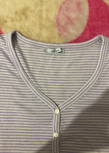 Mor beyaz düğmeli bluz - Görsel 2