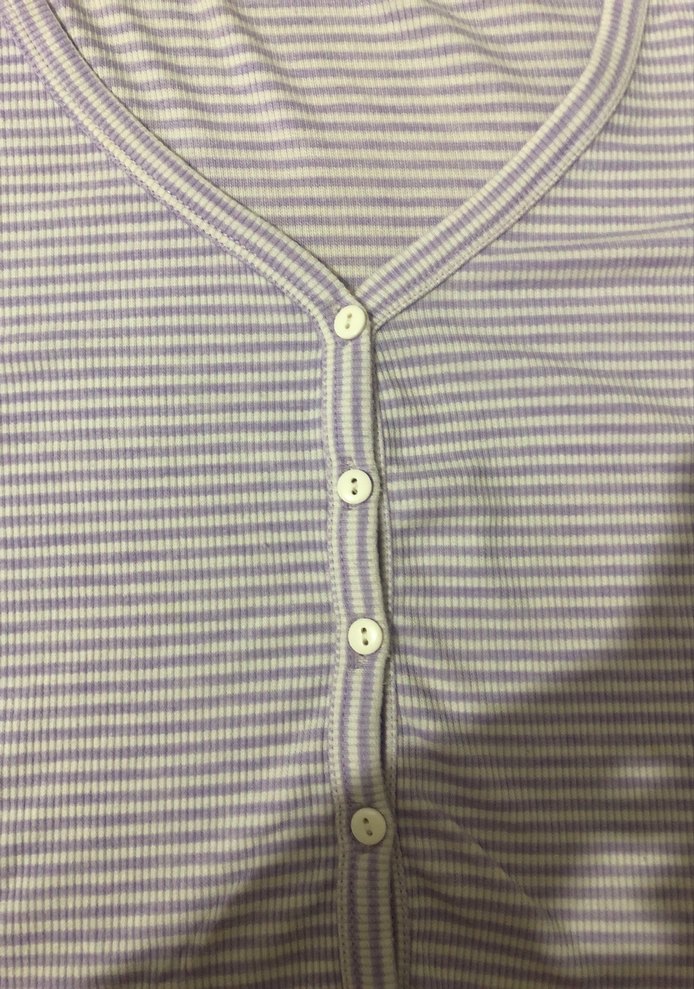 Mor beyaz düğmeli bluz - Görsel 4