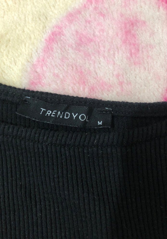 Siyah Zincir Detaylı bluz - Görsel 3