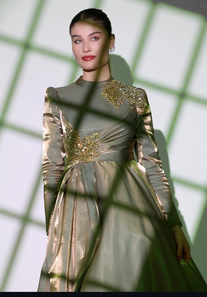 Taşlı Drapeli Uzun Kollu Kadın Abiye Elbise - Görsel 3