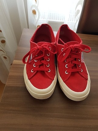 superga kırmızı ayakkabı 