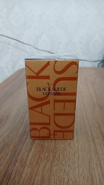 Black suede ıntense erkek parfümü