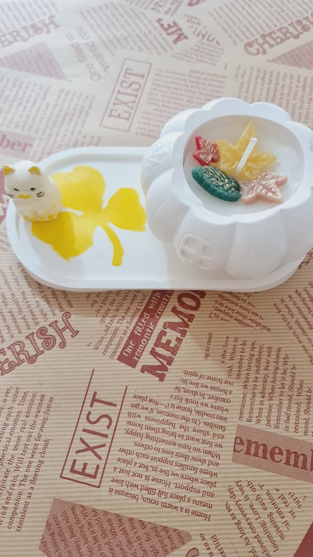 Beyaz Kabak Şeklinde Mum,Vernikli alçı tabak ve  Kedi Figürü - Görsel 5