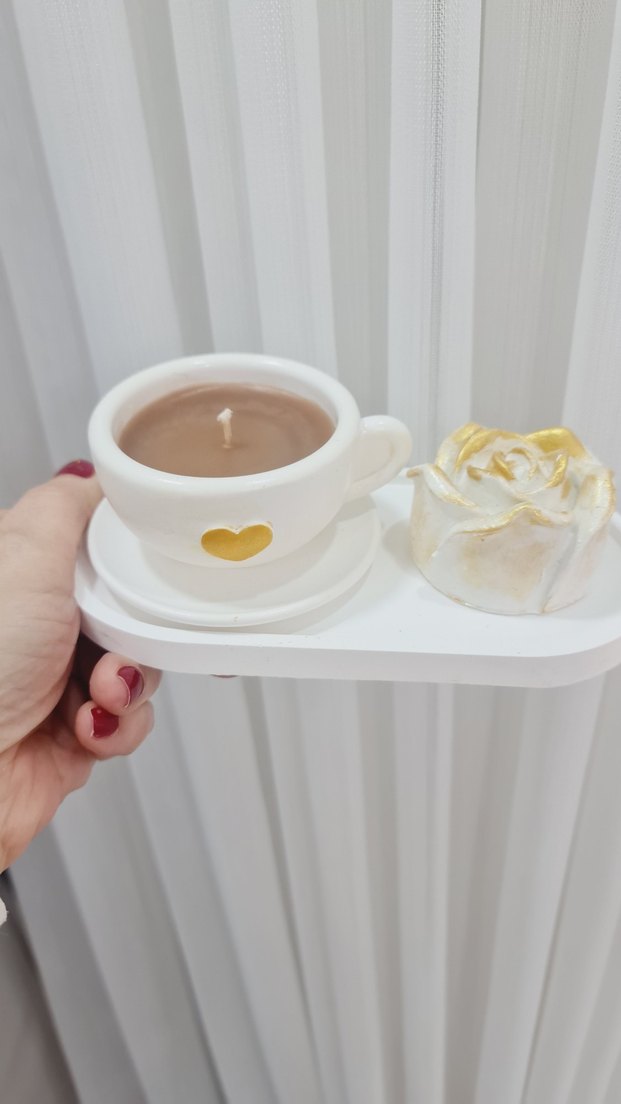 Beyaz Kalp Detaylı Fincan Mum ve Gül Mumluk - Görsel 2
