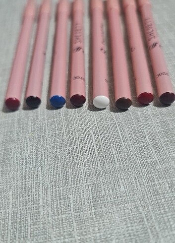 Renkli dudak kalemleri.Adet fiyatı. - Görsel 2
