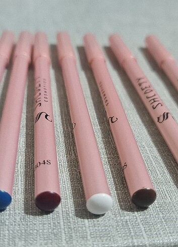 Renkli dudak kalemleri.Adet fiyatı. - Görsel 3