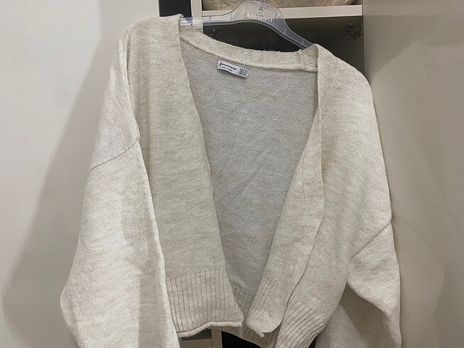 m Beden Stradivarius Beyaz Hırka