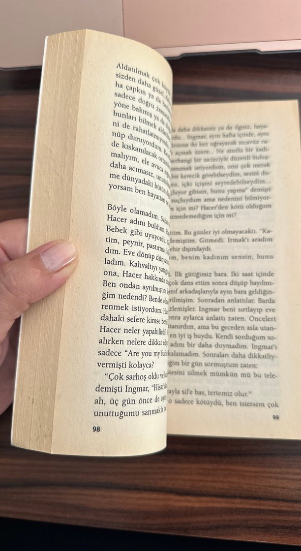 Kolay Bir Aşk - Serazer Pekerman - Görsel 2