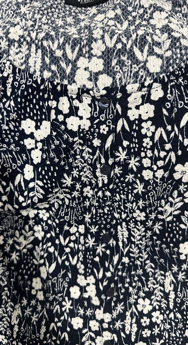 Çiçek Desenli lacivert beyaz Bluz - Görsel 4