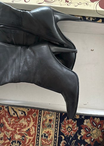 Kadın Siyah Deri Topuklu Çizme - Görsel 3