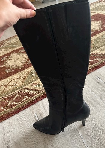 Kadın Siyah Deri Topuklu Çizme - Görsel 2