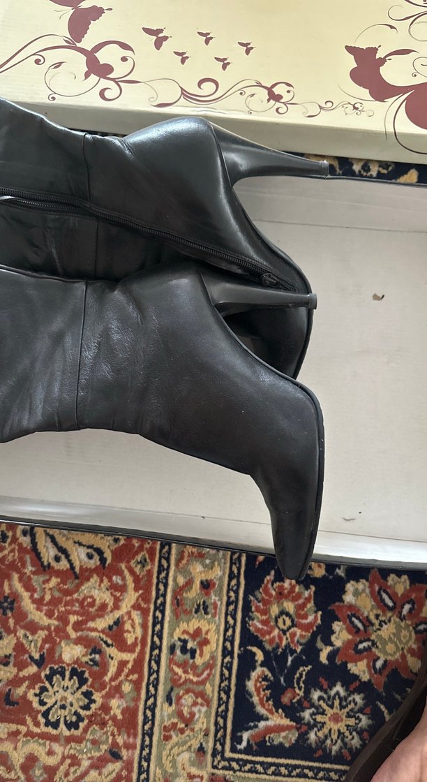 Kadın Siyah Deri Topuklu Çizme - Görsel 3