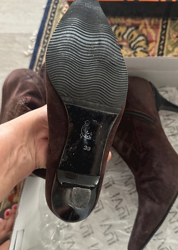 Kahverengi Süet Nakışlı Topuklu Çizme - Görsel 3