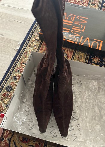 Kahverengi Süet Nakışlı Topuklu Çizme - Görsel 2