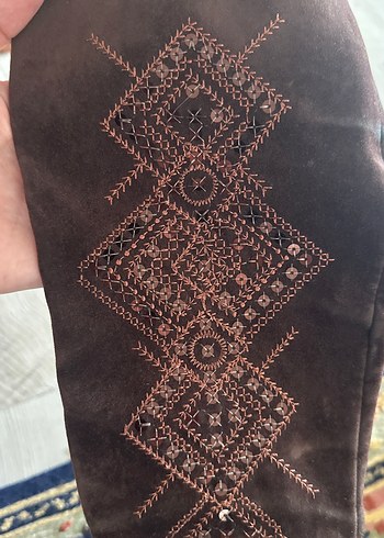 Kahverengi Süet Nakışlı Topuklu Çizme - Görsel 9