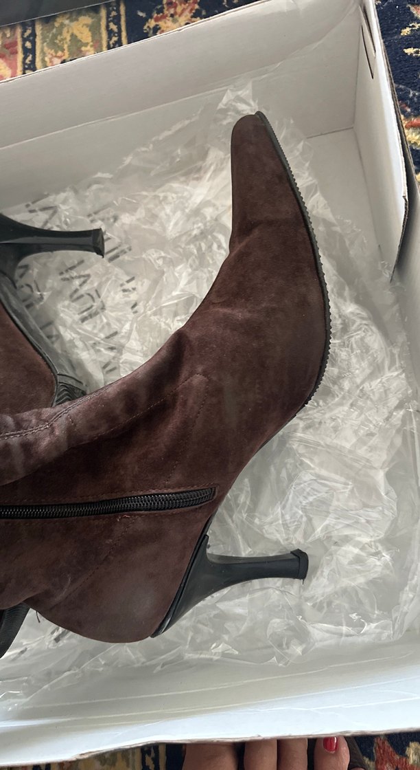 Kahverengi Süet Nakışlı Topuklu Çizme - Görsel 4