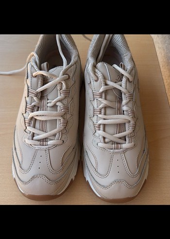 Bej Bağcıklı Kadın Sneaker