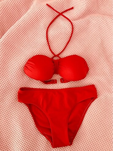 kırmızı bikini