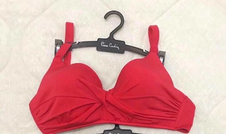 Pierre Cardin kırmızı bikini üstü