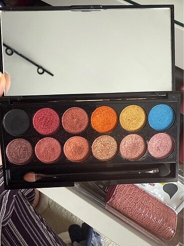 Beden Renk Sleek Makeup i-Divine Sunset 568 Far Paleti