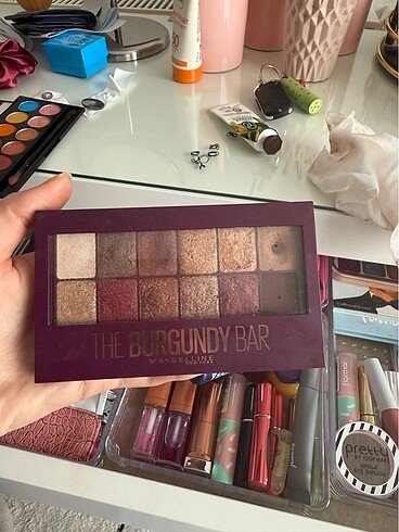 Maybelline New York The Burgundy Bar Far Paleti