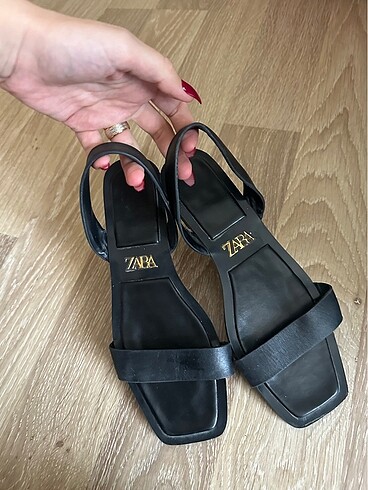 Zara Sandalet