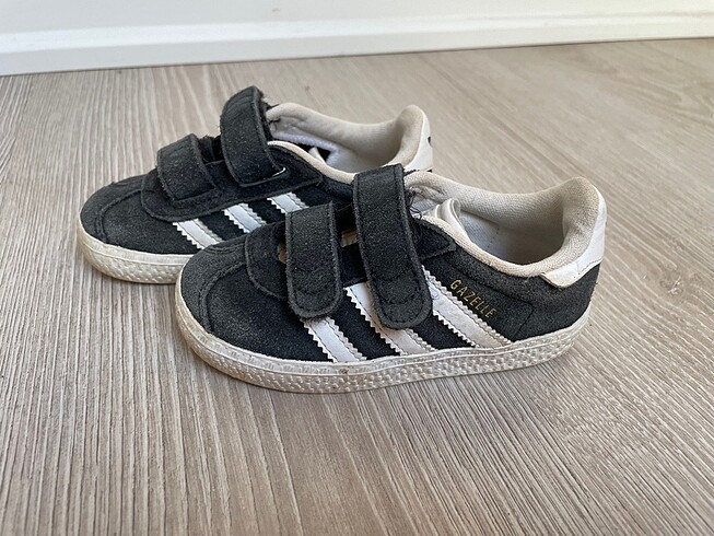 Adidas spor ayakkabı