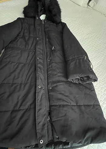 Siyah Uzun Kadın Kışlık Şişme Mont Kürklü Kapüşonlu - Görsel 3