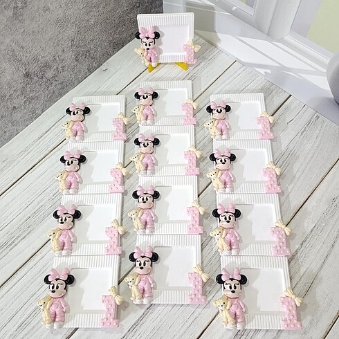 Minnie Mouse Magnet