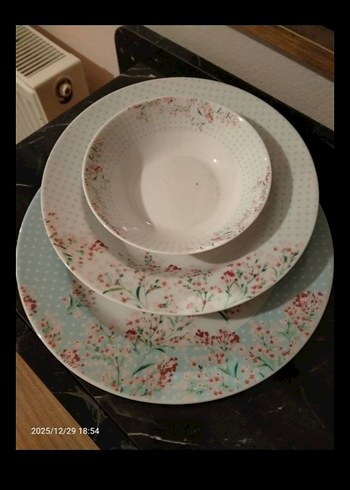 Çiçek Desenli Beyaz Yemek Takımı - Görsel 2