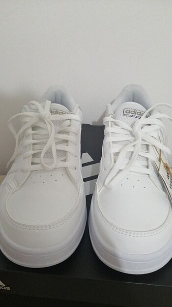 39 Beden beyaz Renk Adidas Spor ayakkabı 